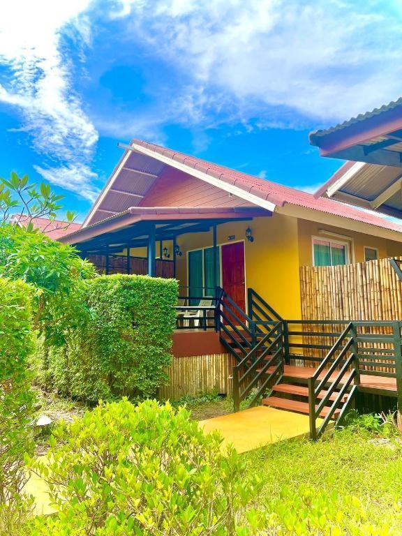 Deluxe Bungalow mit Gartenblick
